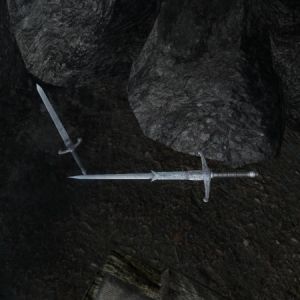 450px-NE-mod-Nehrim Expanded-items-Silberschwert und Silberfeder.jpg